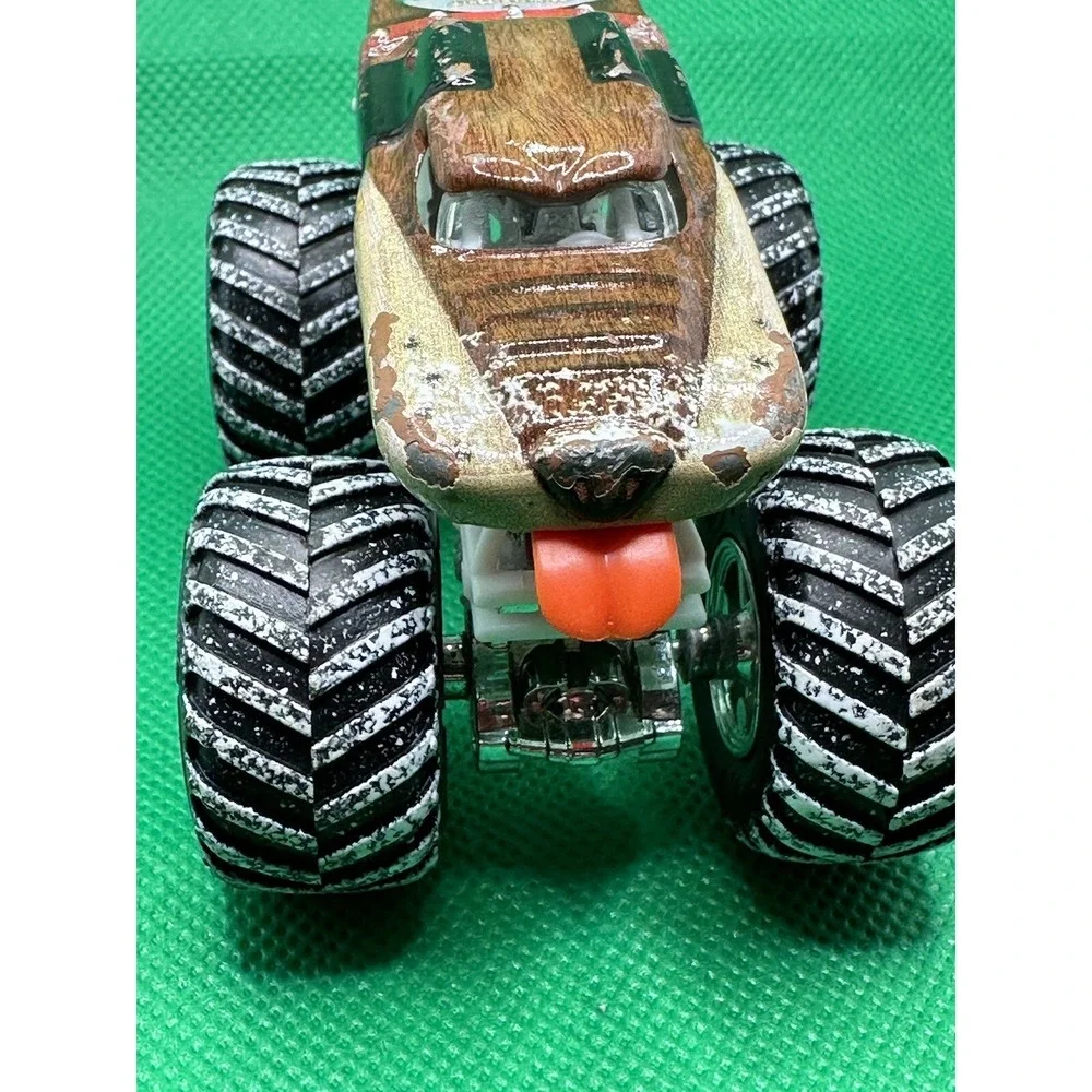 Monster Mutt Hot Wheels Monster Jam Monster Truck 1:55 Scale DieCast‎ Used